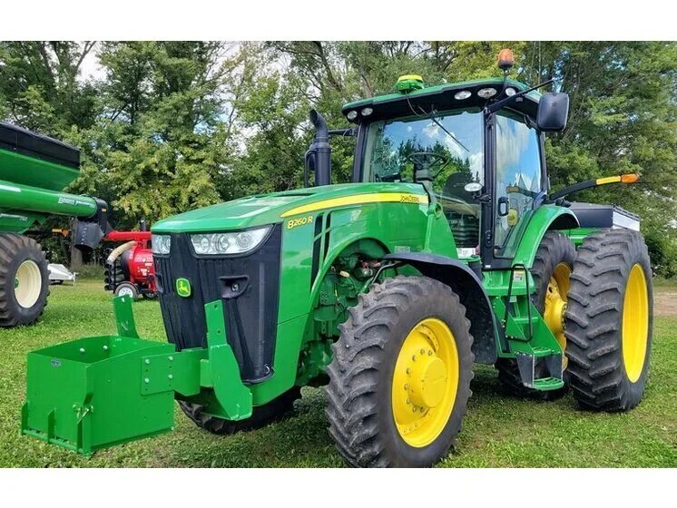 2013 John Deere 8260R